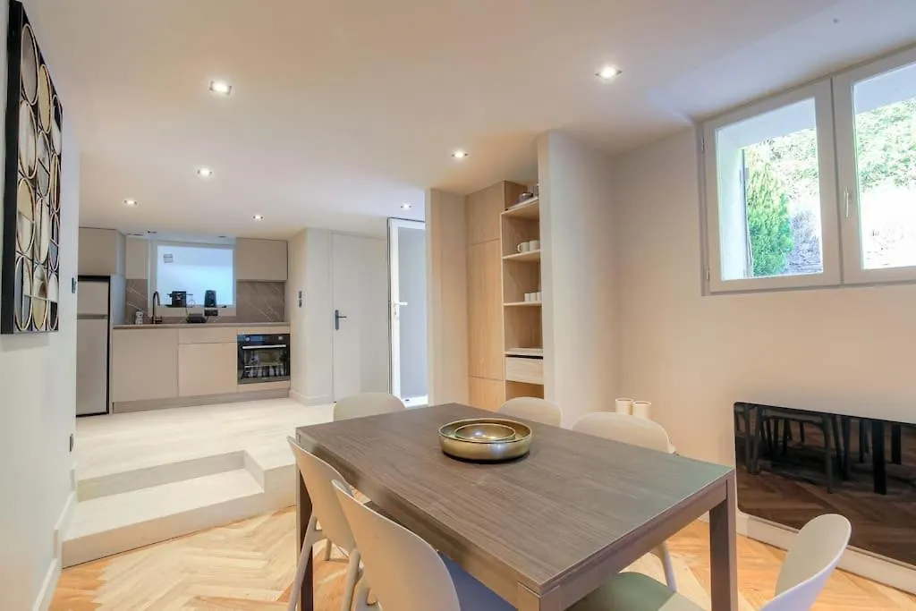 Appartement T3 Dans Residence Calme, Saint-Didier Frankrijk